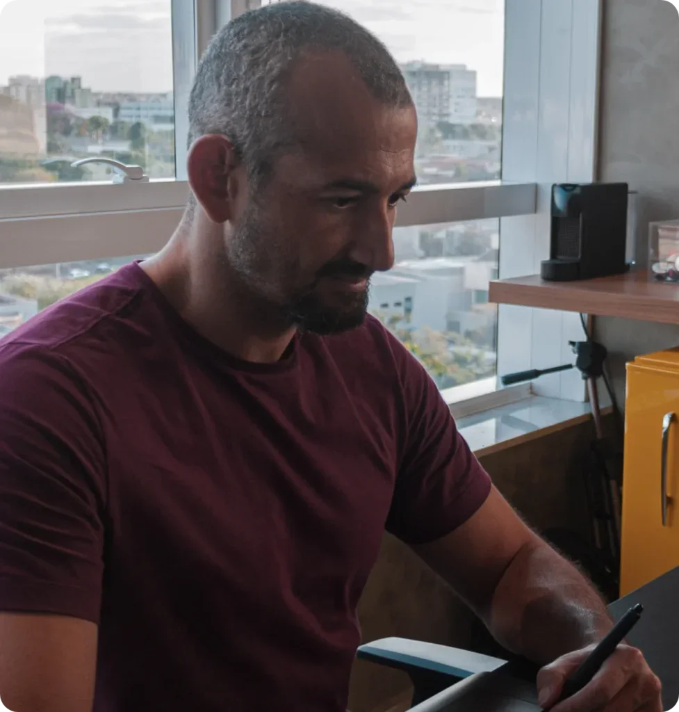 Imagem de Banner da Agência AO4 com o Diretor Rodolfo